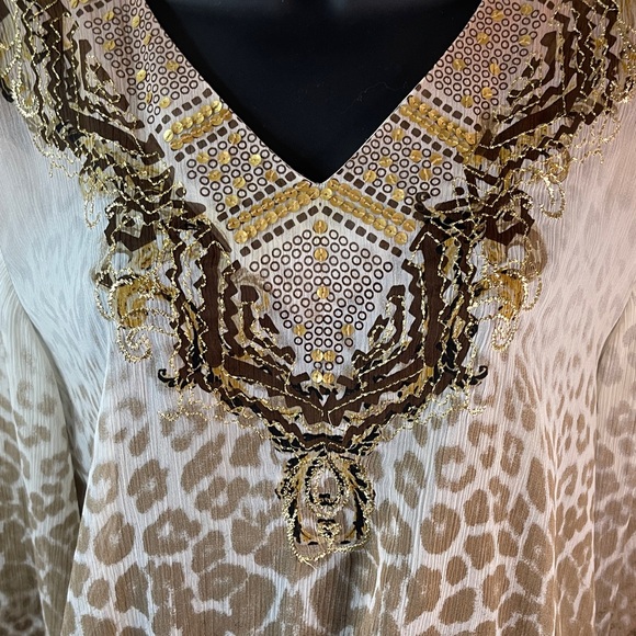 Chico’s Size 1 (M 8-10) Pale Pink Ombré Leopard Print V-Neck Top - Picture 2 of 4